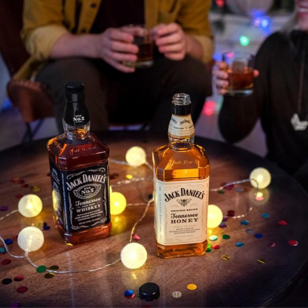 Untitled design (53) Jack Daniel's Tennessee Honey Whisky 1 L - Image 2